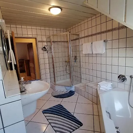 Apartment Haus-haller