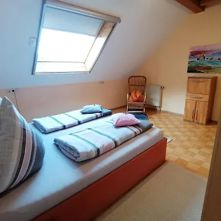 Apartment Haus-haller